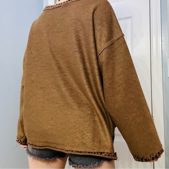 POL Sweater Animal Print Brown Oversized V-Neck Leopard Cheetah Boho Size Medium - Picture 2 of 7